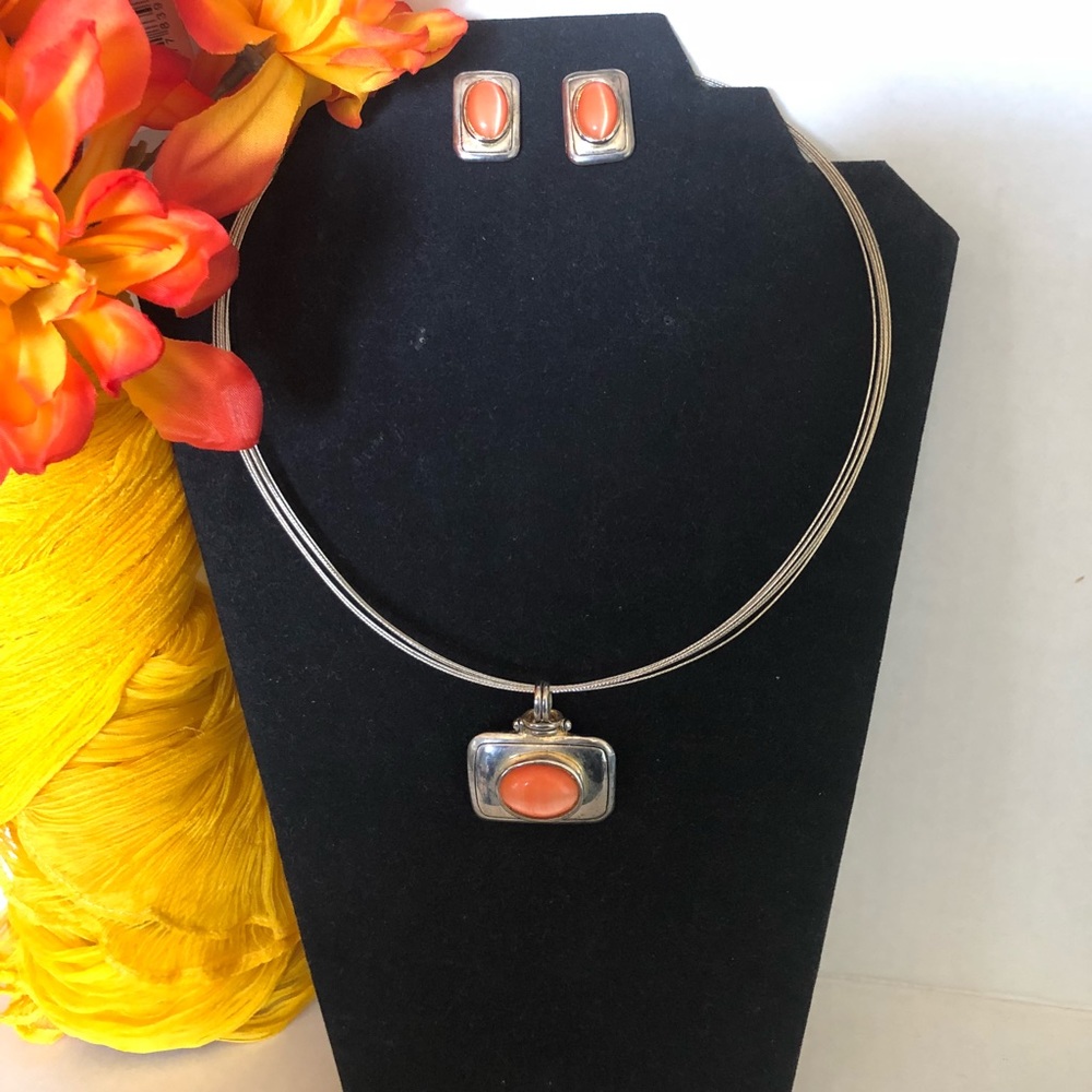 Collar necklace, pendant and earrings